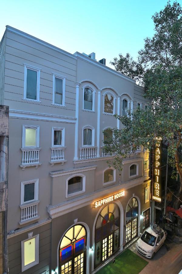 Hotel Sapphire House - 3 Mins Walk From Metro And 5 Mins From Rail Station New Delhi Buitenkant foto