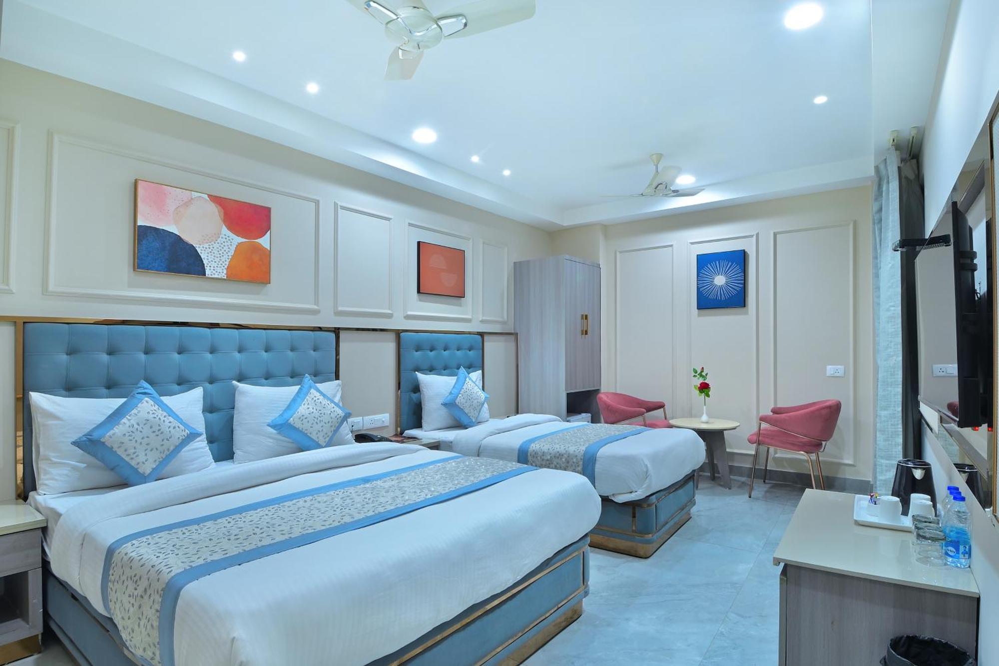 Hotel Sapphire House - 3 Mins Walk From Metro And 5 Mins From Rail Station New Delhi Buitenkant foto